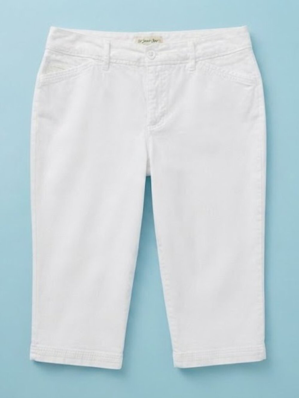 St. John's Bay White Capri Pants